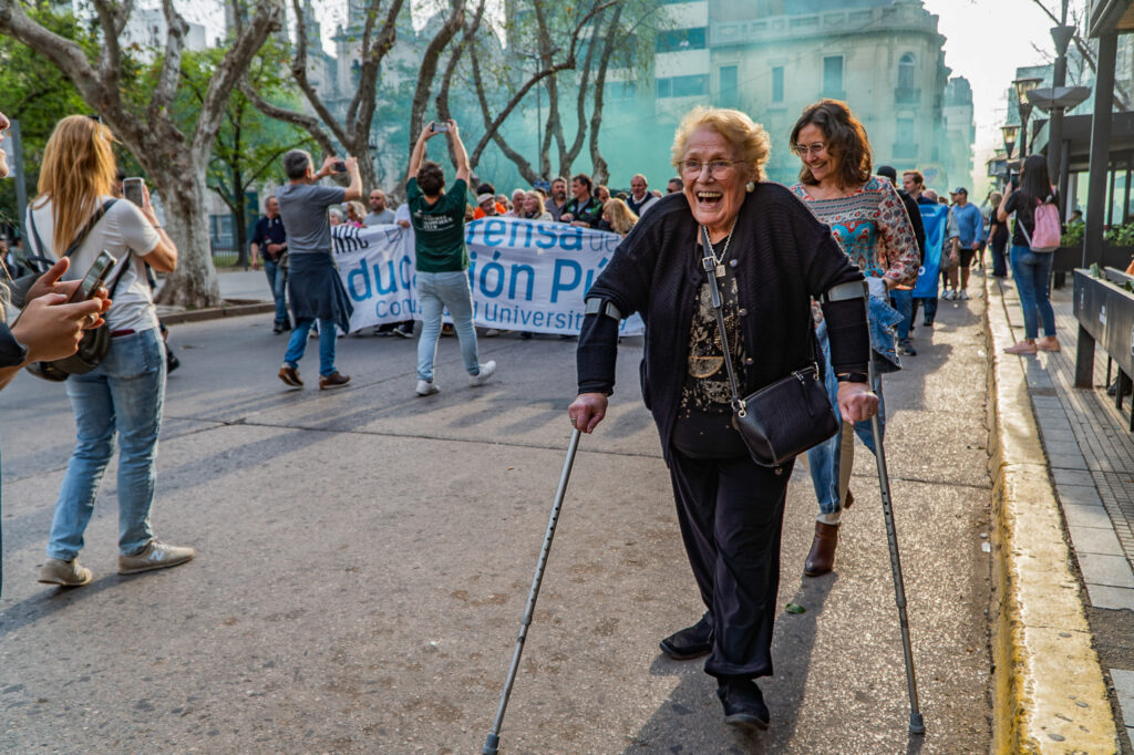 CONCURSO JOSÉ LUIS CABEZAS 2025 SEGUDO PREMIO: ANDRÉS OVIEDO “Orgullosa Marcha”